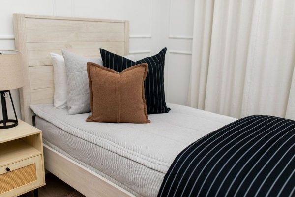 Lincoln Medium Pillow Cover For Discount - Image 5